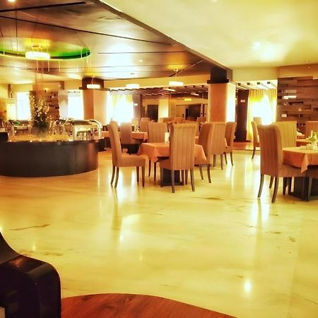 Travello Hotel מנאדו מראה חיצוני תמונה