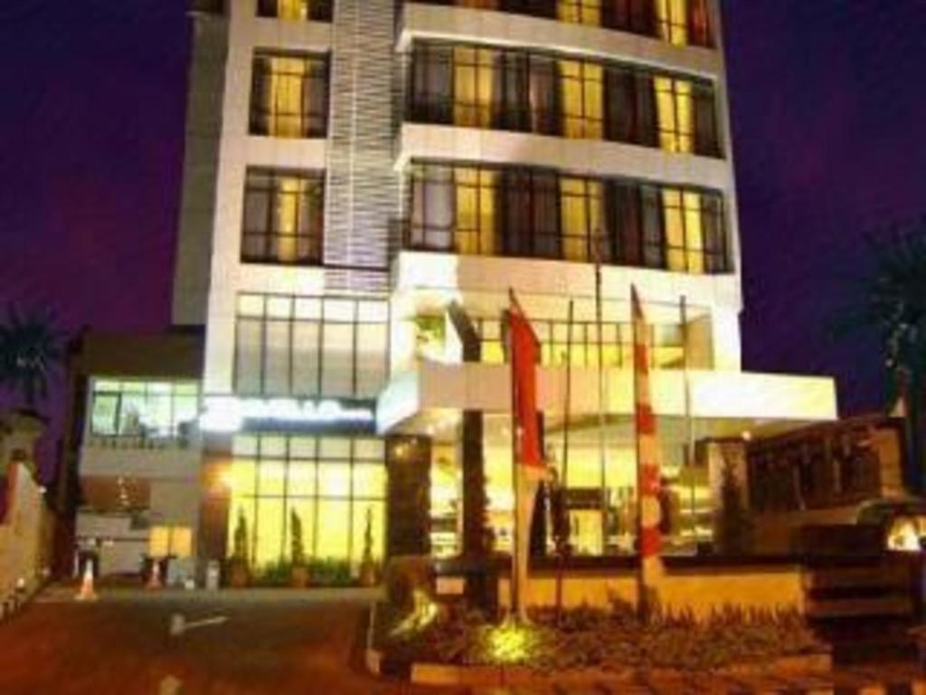 Travello Hotel מנאדו מראה חיצוני תמונה