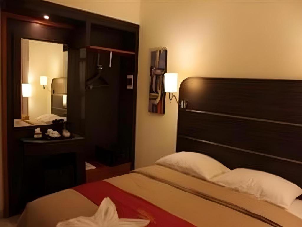 Travello Hotel מנאדו מראה חיצוני תמונה