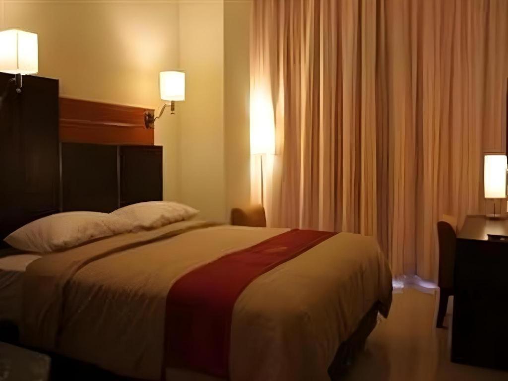 Travello Hotel מנאדו מראה חיצוני תמונה