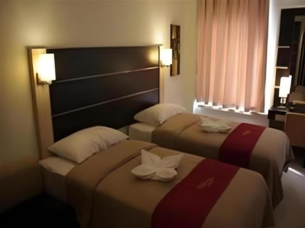 Travello Hotel מנאדו מראה חיצוני תמונה