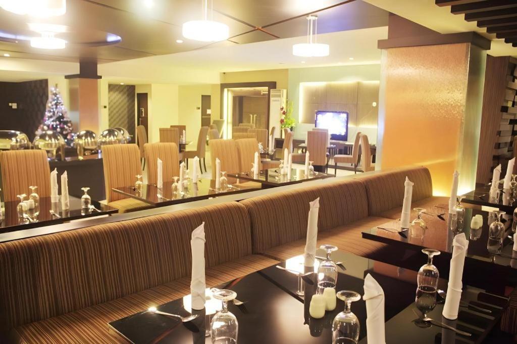 Travello Hotel מנאדו מראה חיצוני תמונה