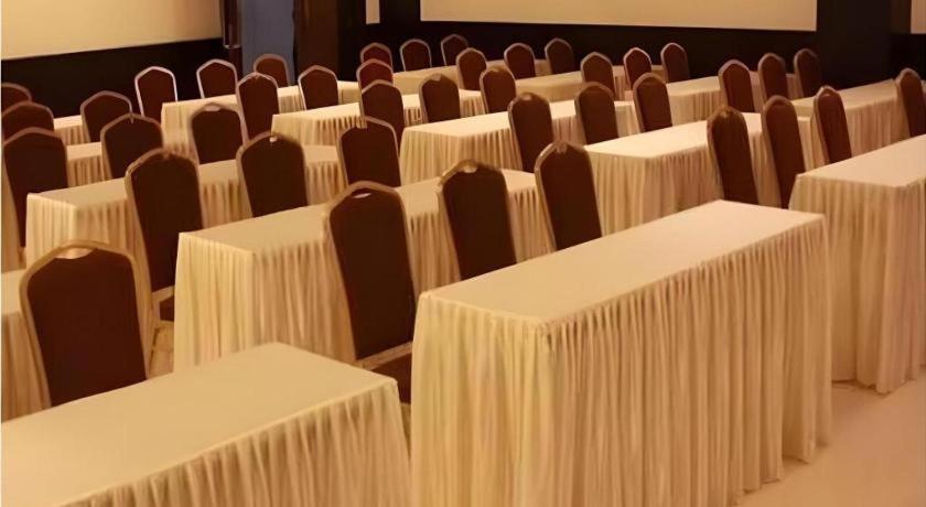 Travello Hotel מנאדו מראה חיצוני תמונה