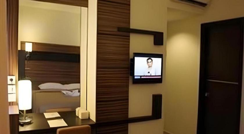 Travello Hotel מנאדו מראה חיצוני תמונה
