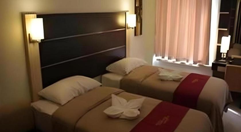 Travello Hotel מנאדו מראה חיצוני תמונה