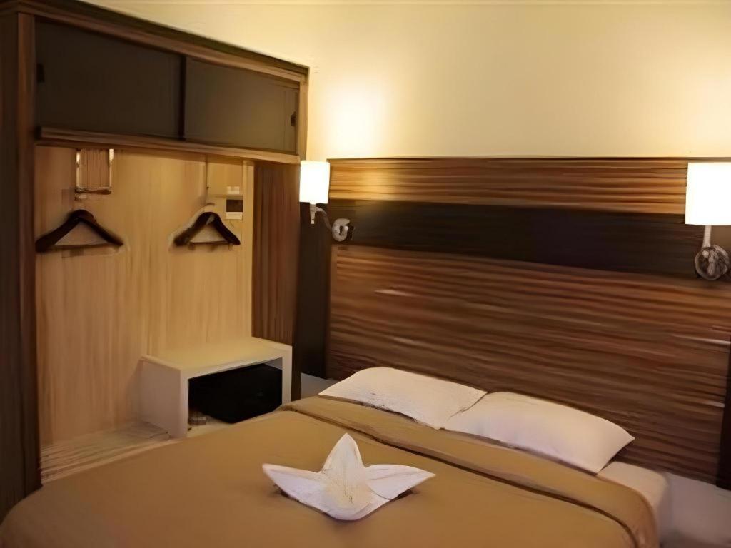 Travello Hotel מנאדו מראה חיצוני תמונה