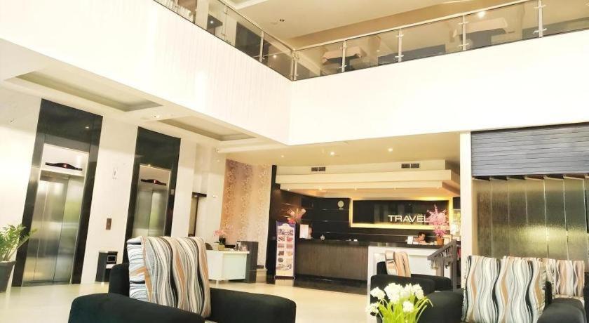 Travello Hotel מנאדו מראה חיצוני תמונה