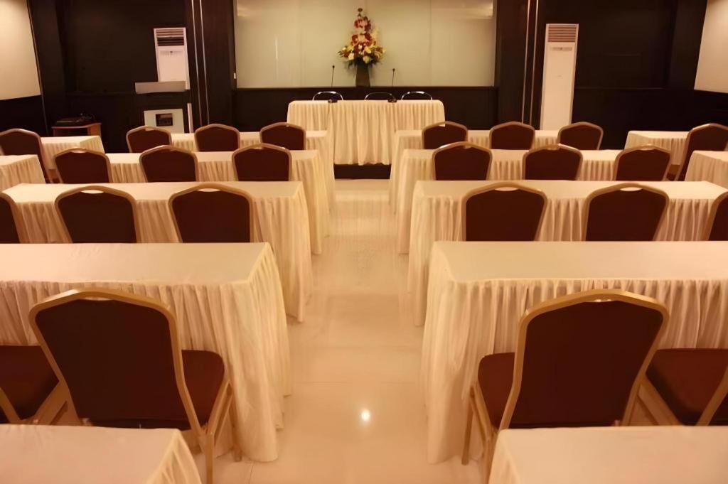 Travello Hotel מנאדו מראה חיצוני תמונה
